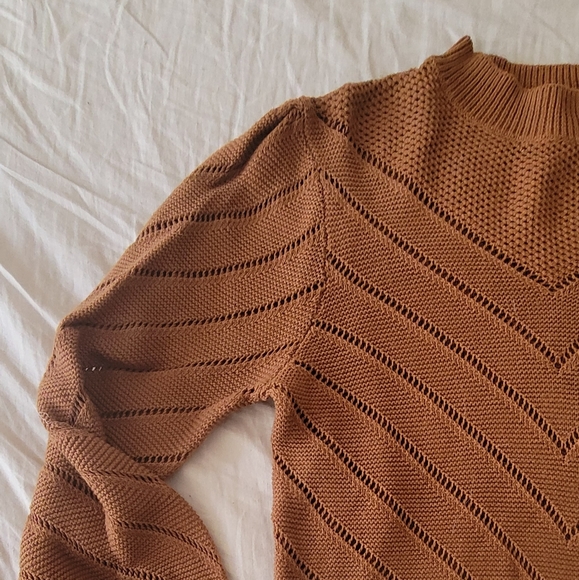 Express Sweater - Picture 2 of 3